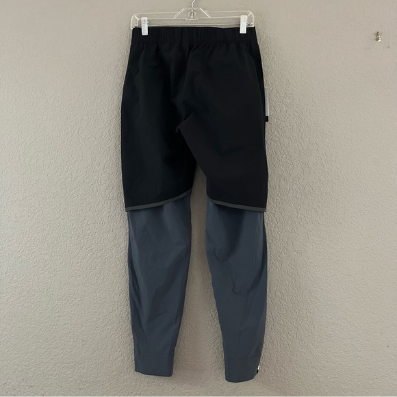 On Running Waterproof Running Pants NWT Sz Small - Picture 5 of 11